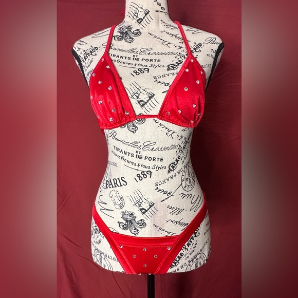 Red Lingerie Set with Rhinestones - Picture 1 of 4